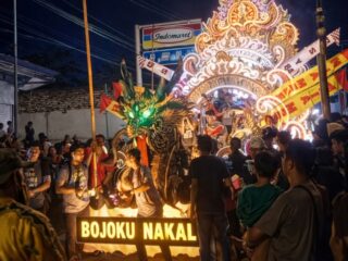 Parade Daol Combo Jadi Magnet Lebaran di Sampang, Tim “Bojoku Nakal” Tampil Memukau