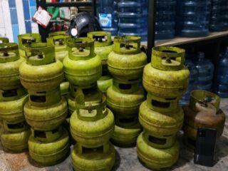 Warga Kelimpungan Cari Gas, DPRD Sampang Ungkap Potensi Permainan Pasar LPG