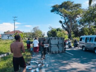 Truk Box Oleng di Sampang, Muatan Rokok Ilegal Jadi Sorotan