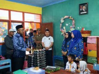 Sidak Wabup Sampang ke Sekolah, Soroti Kualitas Layanan MBG dan SPPG