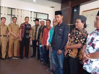 Mangkir dari Audiensi, PT Garam Dituding Abaikan Jeritan Warga Camplong
