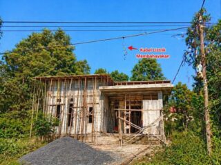 Usai Makan Korban, PLN Sampang Berjanji Tinggikan Jaringan Listrik di Gulbung