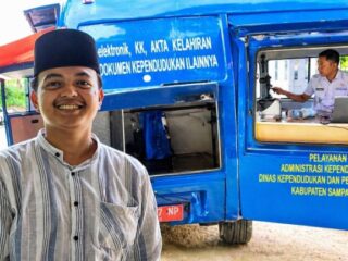Pemdes Batorasang dan Disdukcapil Sampang Hadirkan Pelayanan KTP Massal untuk Warga Desa