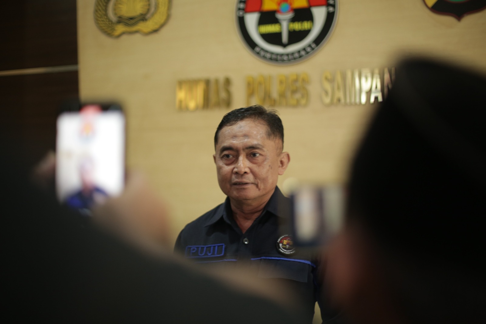 Caption Foto: Kasi Humas Polres Sampang AKP Eko Puji Waluyo SH menegaskan proses penanganan kasus dugaan video syur di Kecamatan Omben berjalan sesuai prosedur hukum dan saat ini masih dalam tahap penyelidikan intensif Satreskrim Polres Sampang.