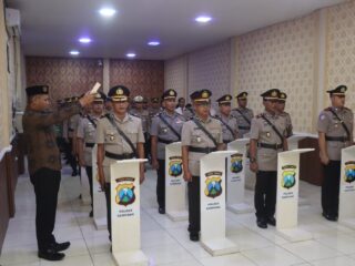 Rotasi Besar di Polres Sampang, Kapolres Lantik Sejumlah PJU dan Enam Kapolsek Sekaligus