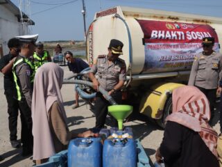 Air Bersih Dibagikan, Namun Sejumlah Titik Kekeringan di Pangarengan Belum Terjangkau