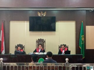Terdakwa Akui Mengantar Barang, Tapi Bukan Barang Bukti yang Ditunjukkan di Sidang